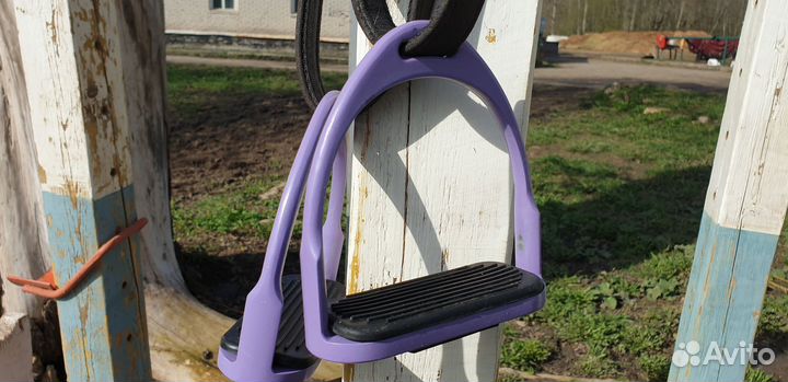 Стремена для лошади