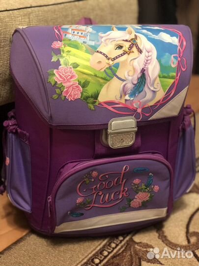 Рюкзак для девочки в школу