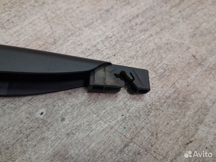 Поводок заднего дворника Ford Focus II (2005—2008)