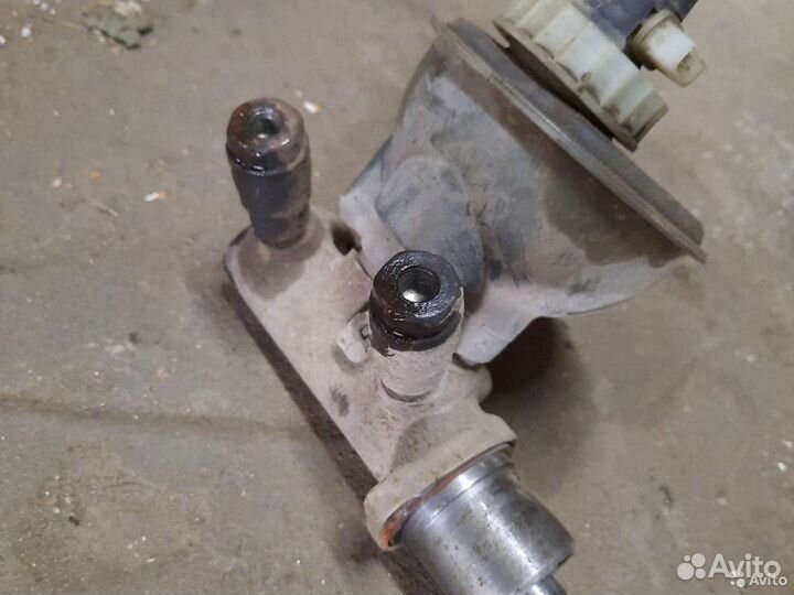 Главный тормозной цилиндр Skoda Felicia