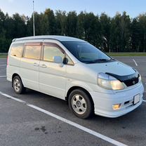 Nissan Serena 2.0 CVT, 2000, 290 000 км, с пробегом, цена 750 000 руб.