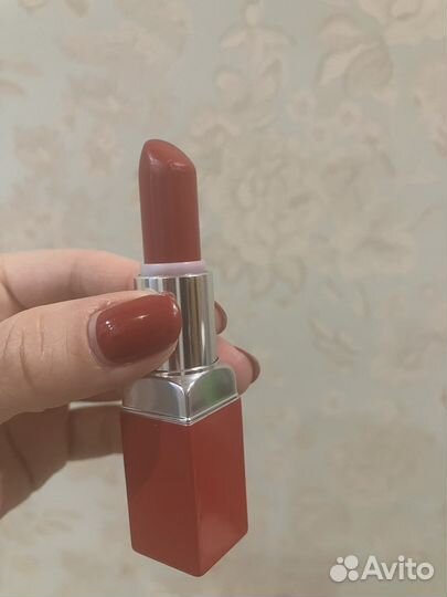 Clinique помада