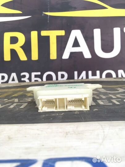 Блок управления парктроником Mercedes R-Class W251