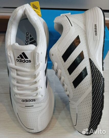 Кроссовки Adidas новые летние белые