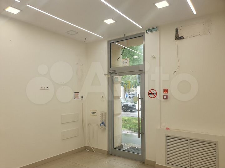 Торговая площадь на трафике у метро 35 м²