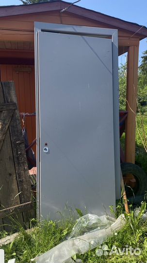 Дверь входная металлическая