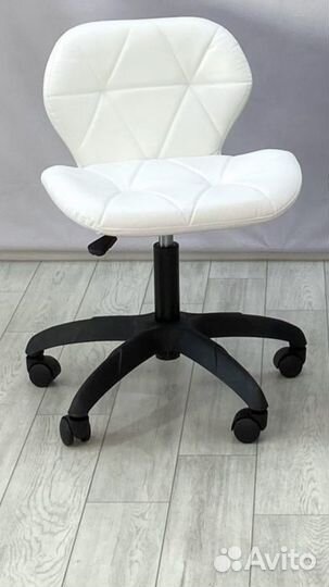 Стул для мастера ракушка