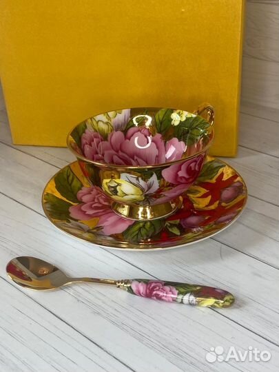 Фарфоровая чайная пара.Цена за чашку с блюдцем