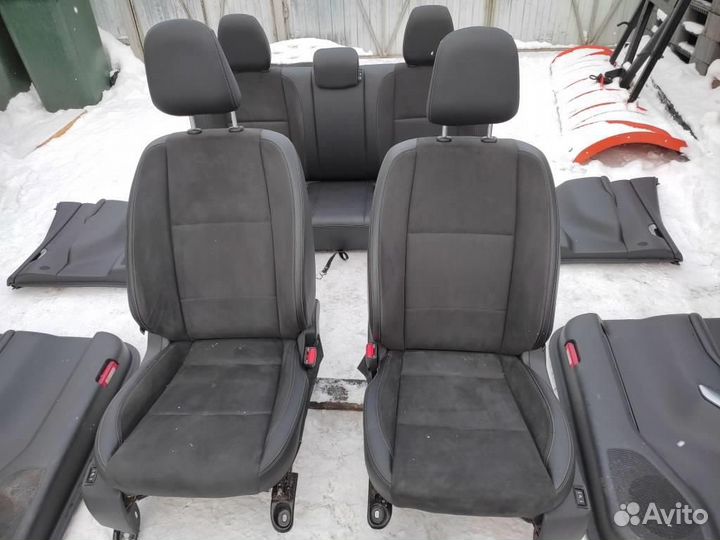 Салон w470 X-class 699.301 2018