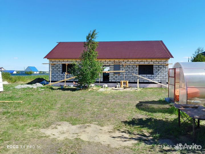 Бригада строителей