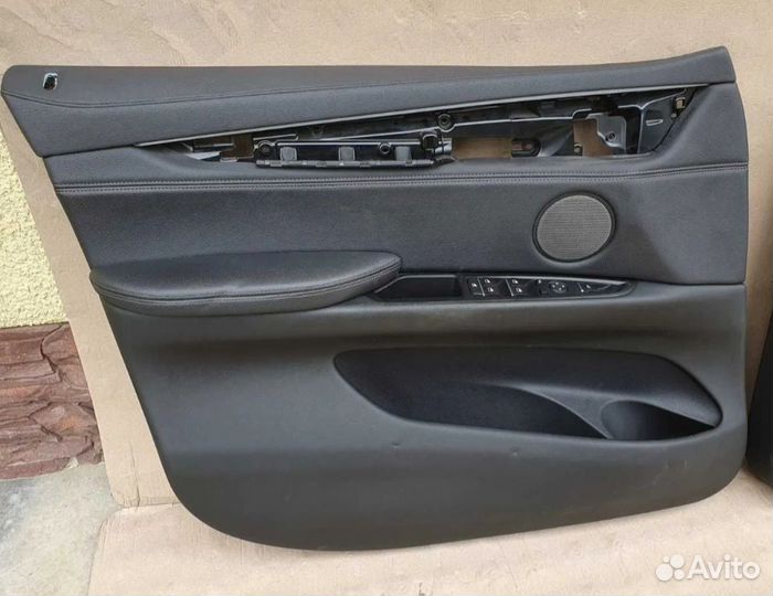 Салон автомобиля BMW X6 F16