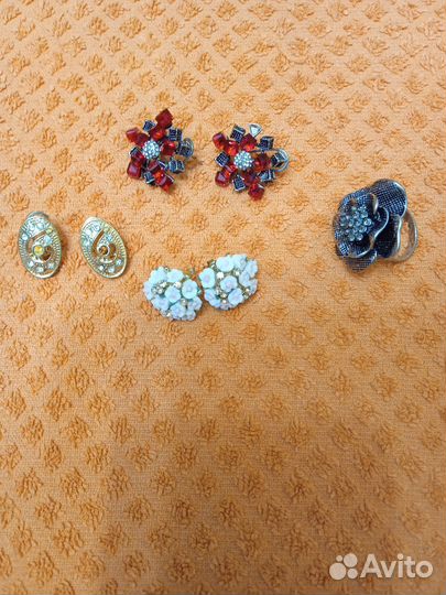 Серьги бижутерия