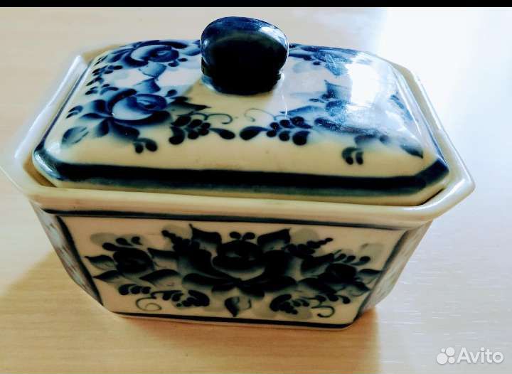 Предметы посуды Гжель