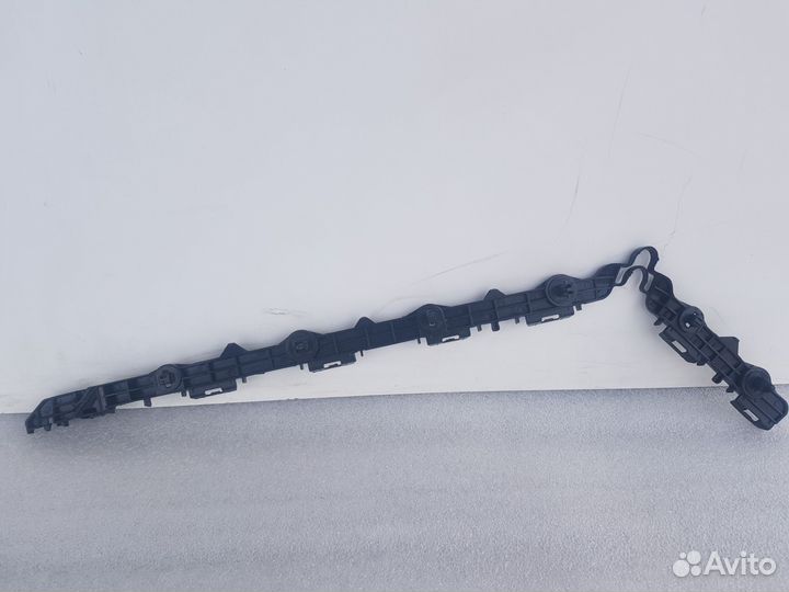 Кронштейн (крепление) бампера заднего L Toyota Cam