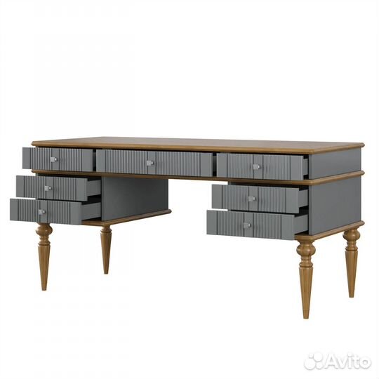 Письменный стол