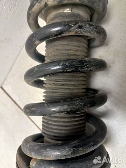 Амортизатор передний