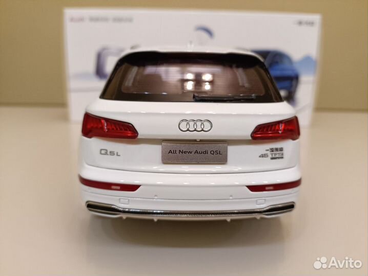 Audi Q5 II (2016-2020г) 1:18 Белый