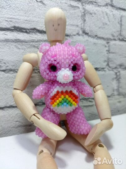 Заботливый мишка из бисера