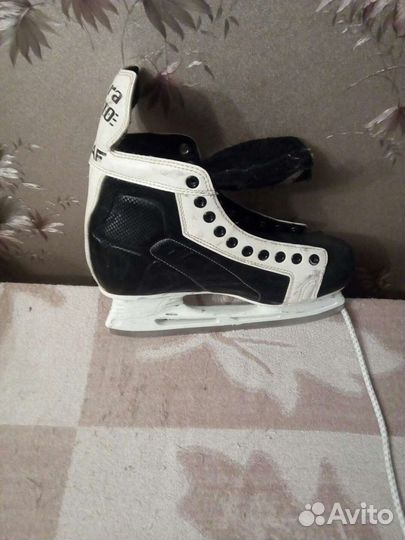 Коньки хоккейные