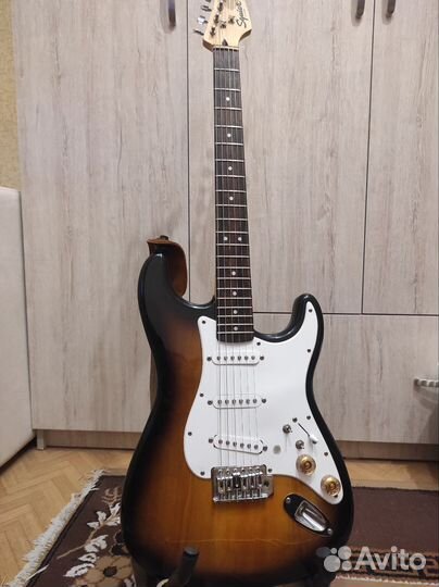 Электрогитара fender squier bullet Stratocaster