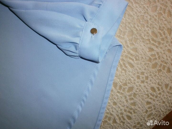 Блузка шелковистая нежно-голубая