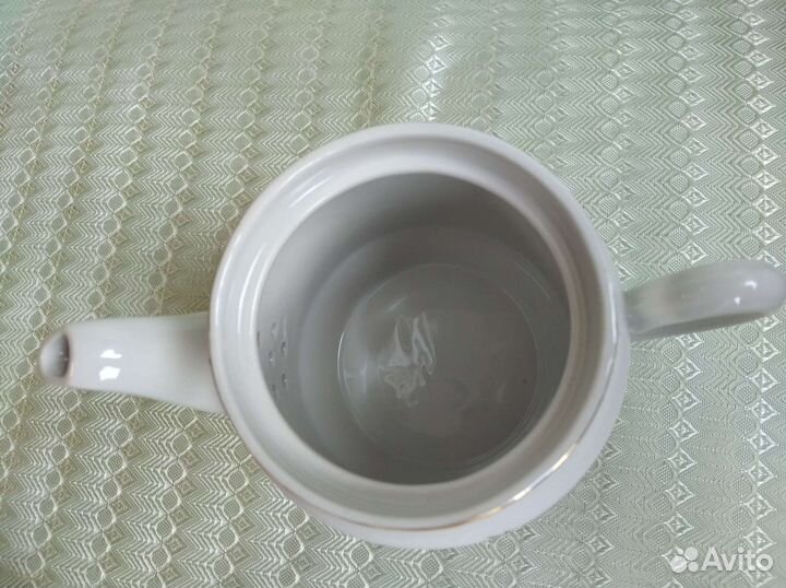 Чайник фарфоровый