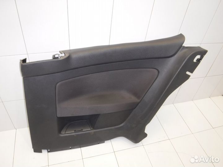 Обшивка кузова правая Volkswagen Golf 5