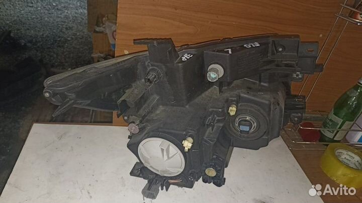 Фара передняя левая Nissan Elgrand PE52 VQ35DE