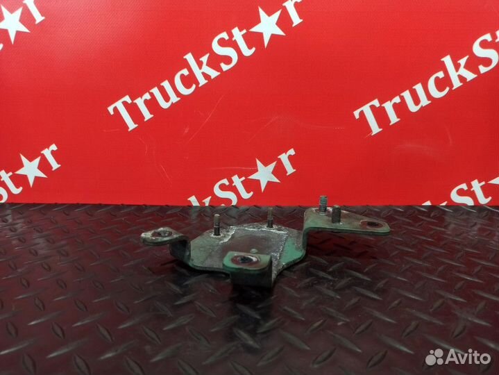 Кронштейн реле подогрева двигателя Volvo FH