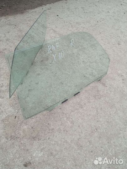 Toyota RAV4 xa10 передние дверные стёкла