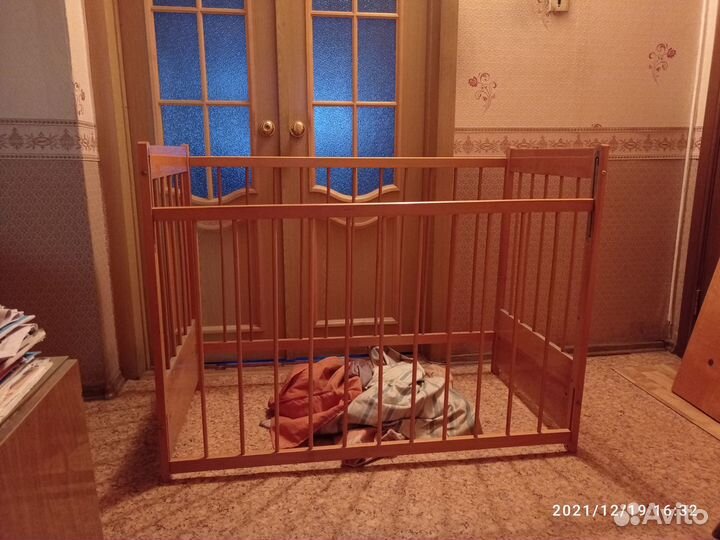 Детская кроватка