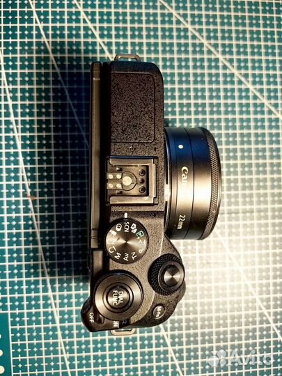 Беззеркальная фотокамера Canon M6 Mark II