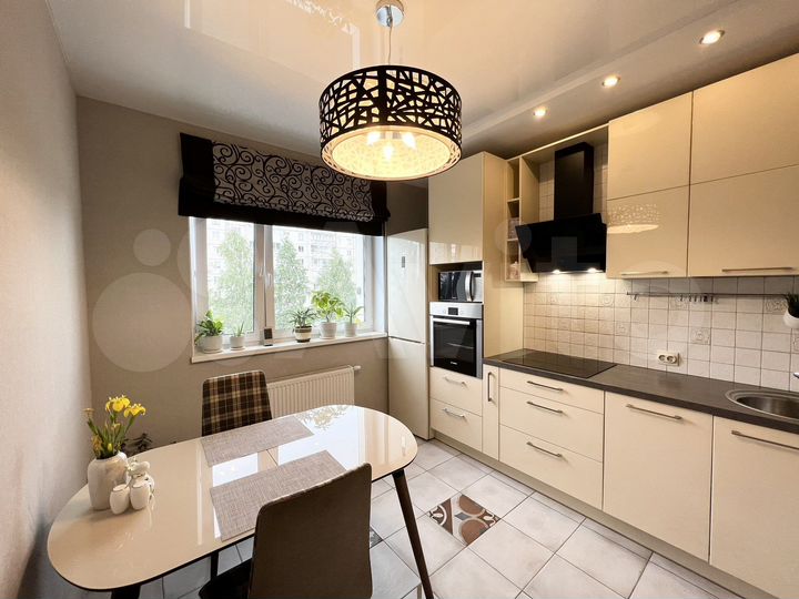 2-к. квартира, 56 м², 3/9 эт.