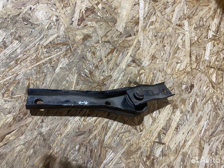 Задняя опора двигателя Skoda Octavia A7 13-21