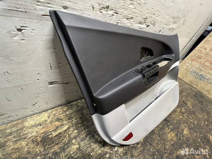 Обшивка двери передней левой Kia Ceed 1 ED 06-12г