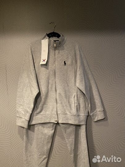 Спортивный костюм женский