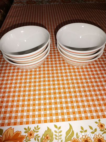 Тарелки пирожковые и суповые, блюдца, салатники