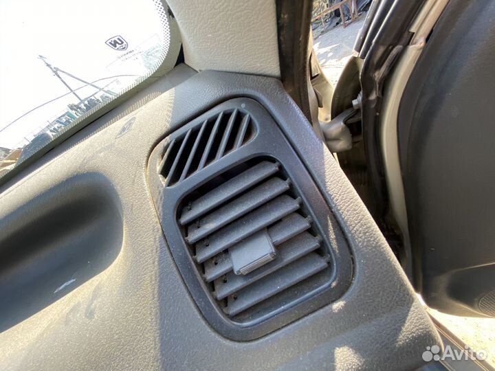 Дефлектор левый Chevrolet Lanos