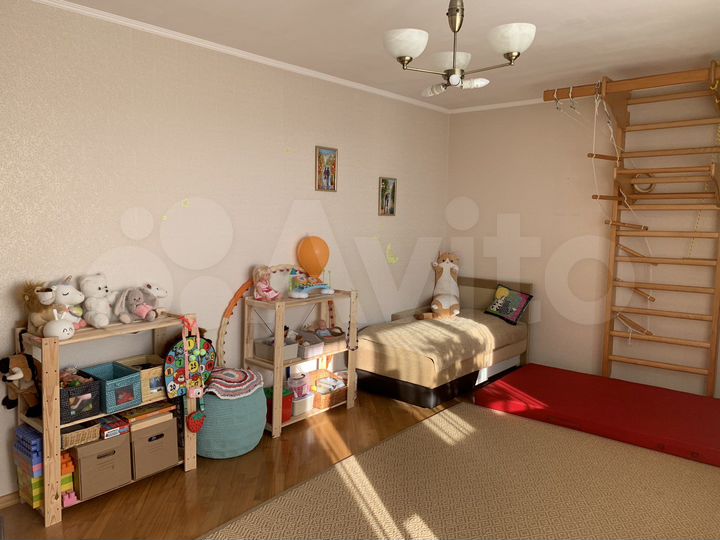 3-к. квартира, 100 м², 5/6 эт.