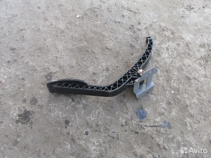 Педаль акселератора (Nissan Almera)