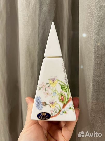 Aynsley Wild Tudor Бутыль парфюмерный пирамида