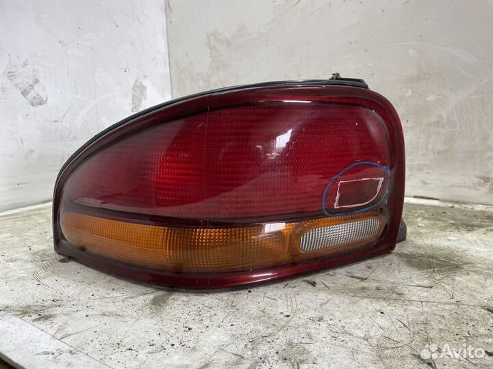 Фонарь задний левый Dodge Stratus