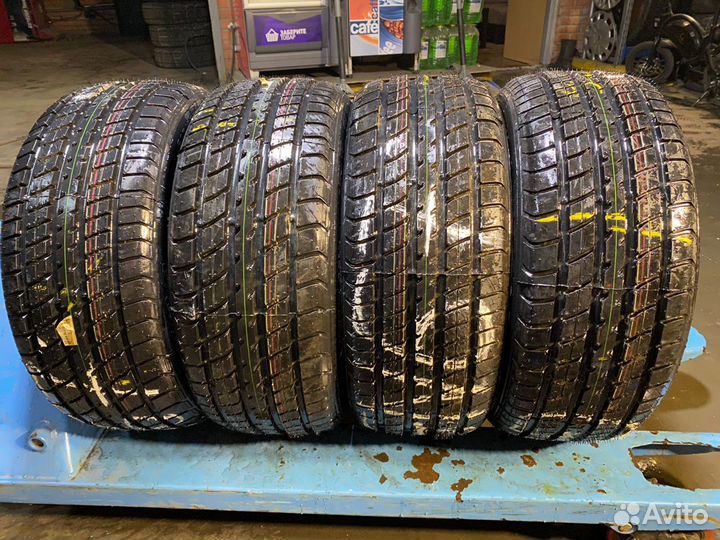 Dunlop SP Sport 2000 215/45 R15 85V