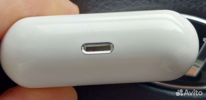 Зарядка на iPhone наушники pro