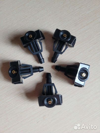 Форсунки омывателя лобового стекла Nissan