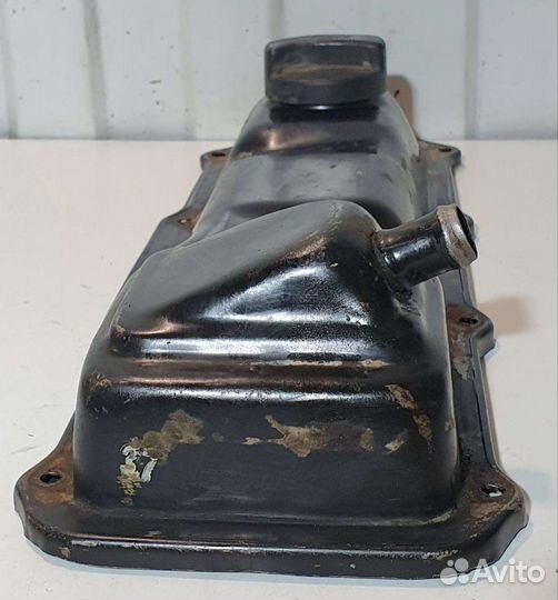 Крышка клапанная Volkswagen Passat B3, Golf 3