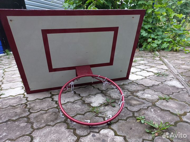 Щит баскетбольный с кольцом