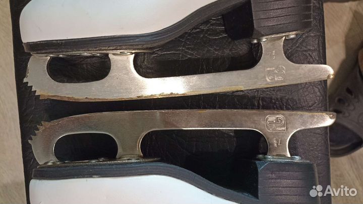 Коньки детские новые, размер 32