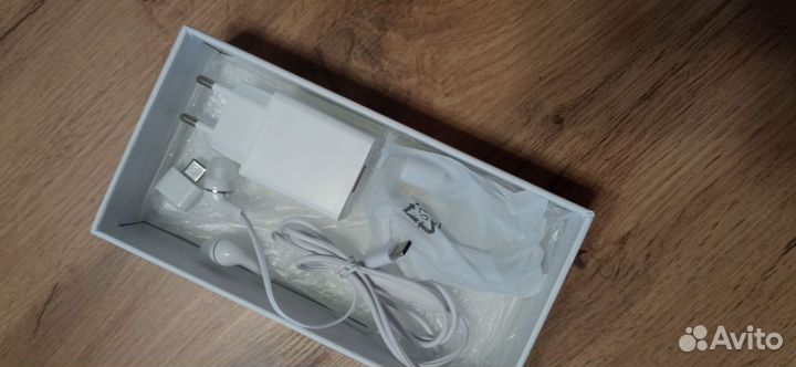 TechnoPhone Model 001, 8 ГБ