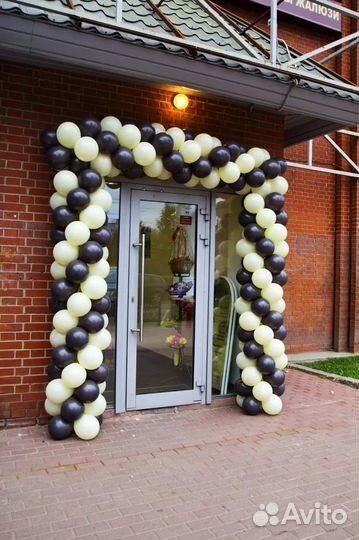 Оформление магазина гирлянда из шаров, арка из шар